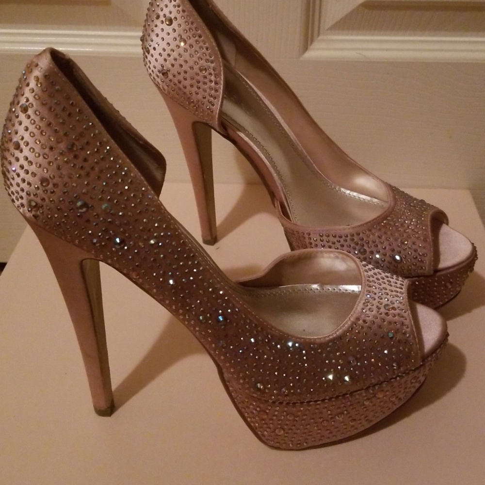 Champagne Embellished platform heel Sz.9